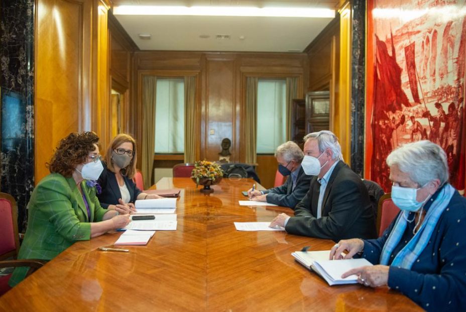 La PMP plantea al PP sus demandas sobre la banca