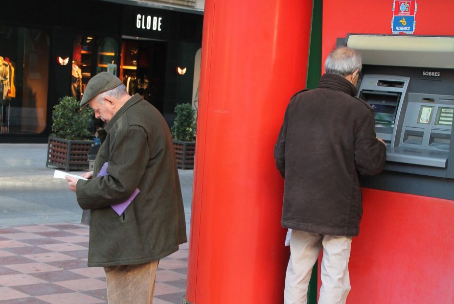 Zaragoza tendrá una red de bancos amigables con los mayores Zaragoza tendrá una red de bancos amigables con los mayores