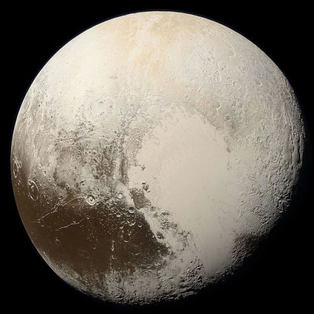 pluton fotografia nasa