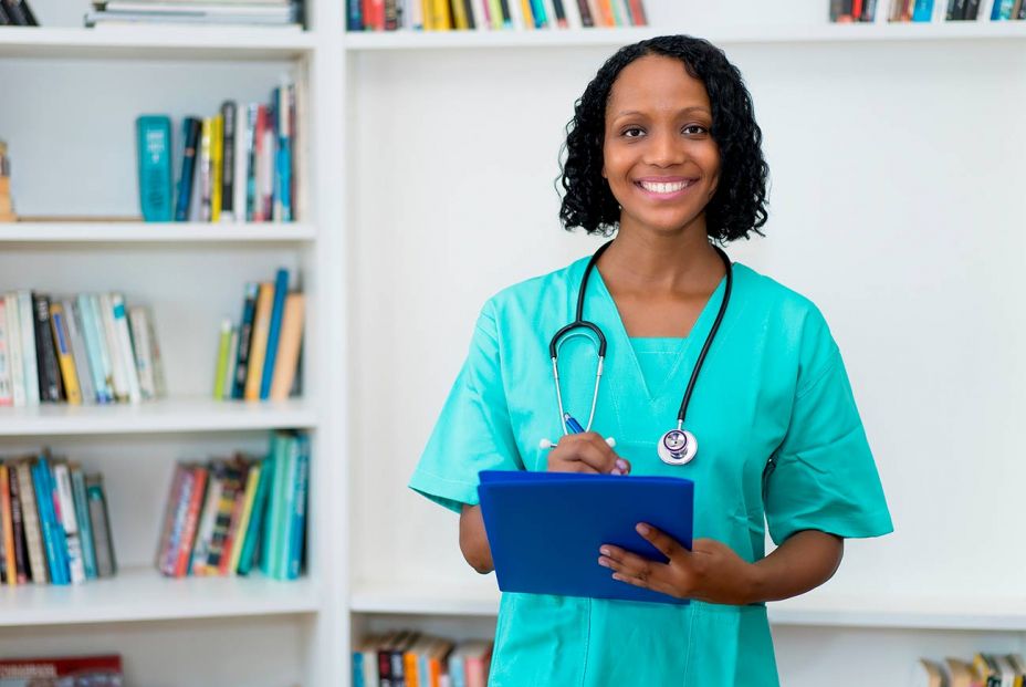 La inmigración no basta para garantizar las pensiones, hace falta un ‘plan B’, advierte Fedea. Foto: bigstock La inmigración no basta para garantizar las pensiones, hace falta un ‘plan B’, advierte Fedea. Foto: bigstock