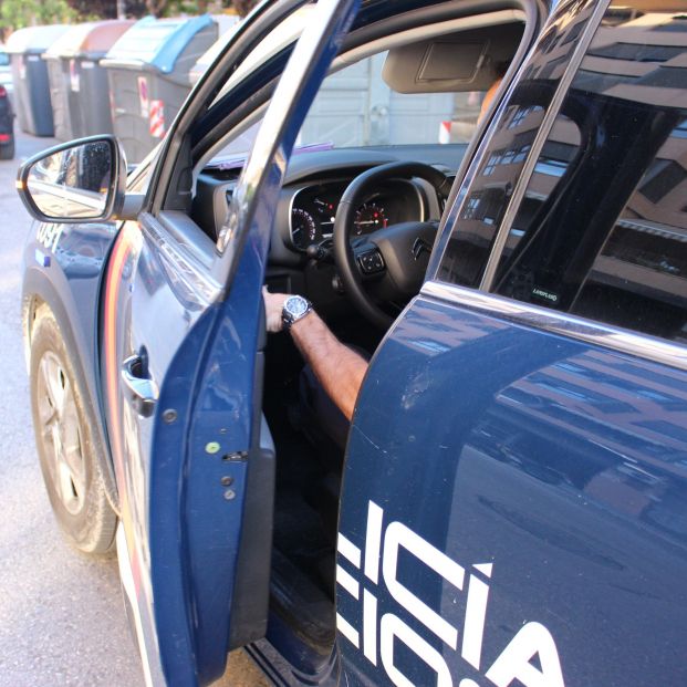 Detenidos dos ucranianos por agredirse mutuamente con un hacha por opiniones contrarias de la guerra. Foto: Europa Press Detenidos dos ucranianos por agredirse mutuamente con un hacha por opiniones contrarias de la guerra. Foto: Europa Press