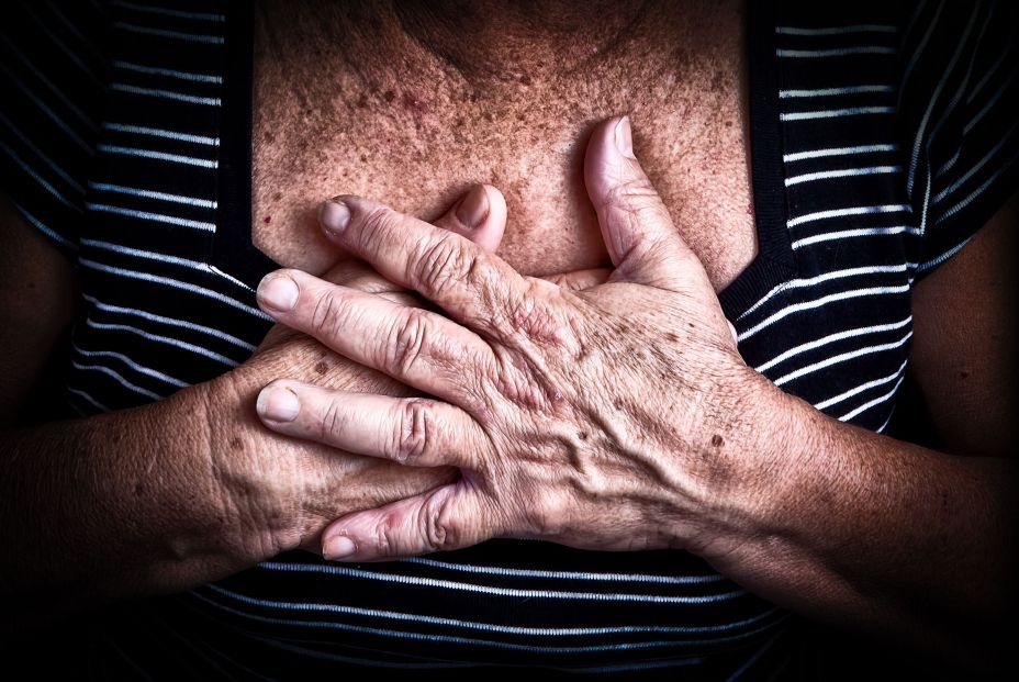 La hipertensión, la diabetes y el tabaquismo producen más infartos en mujeres que en hombres