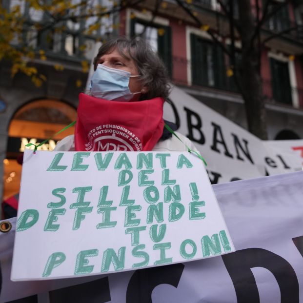 defiende tu pension marcha mujer pensionista defiende tu pension marcha mujer pensionista