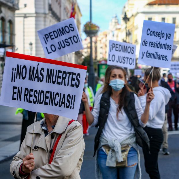 Concentración en Madrid para rendir homenaje a los mayores fallecidos en residencias por Covid