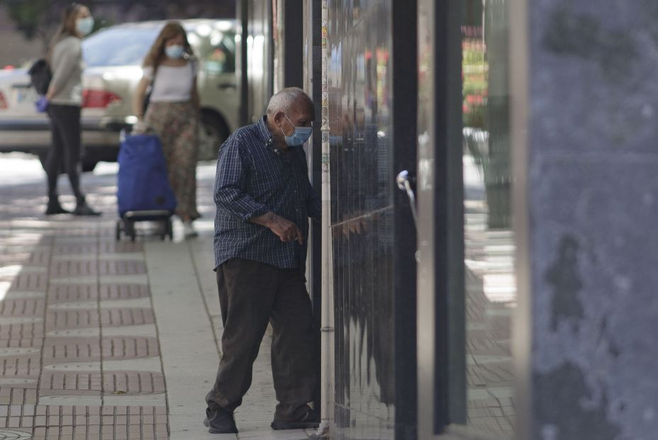 Bajan la incidencia en mayores de 60 años y las muertes con Covid